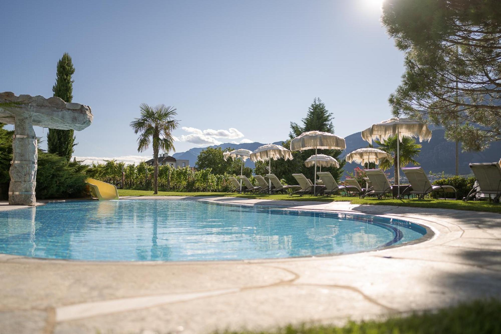 Weinegg Wellviva Resort Апп'яно-сулла-Страда-дель-Віно Екстер'єр фото