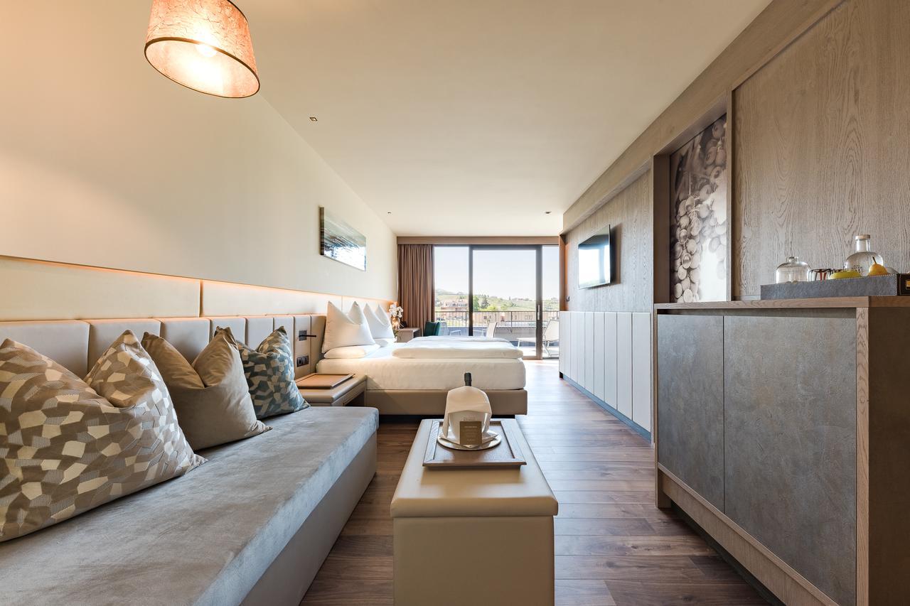 Weinegg Wellviva Resort Апп'яно-сулла-Страда-дель-Віно Екстер'єр фото